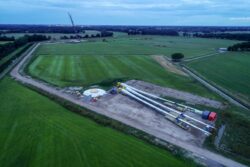 Foto van een ander windpark dat een indruk geeft van het bijzondere transport